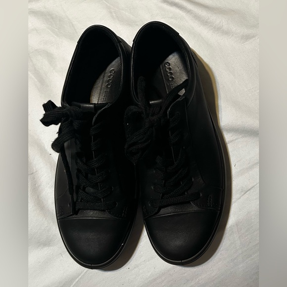 ECCO Women's Soft Classic Black Leather Sneakers - Picture 5 of 7